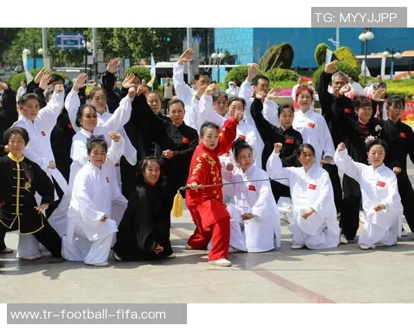 日本60岁老人足球热潮引发全民关注老年人运动新风尚